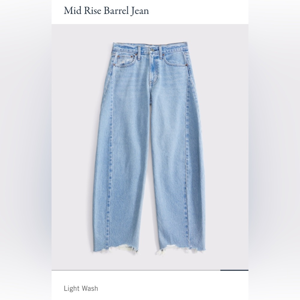 Abercrombie & Fitch Mid Rise Barrel Jean Light Wash 30R NWT